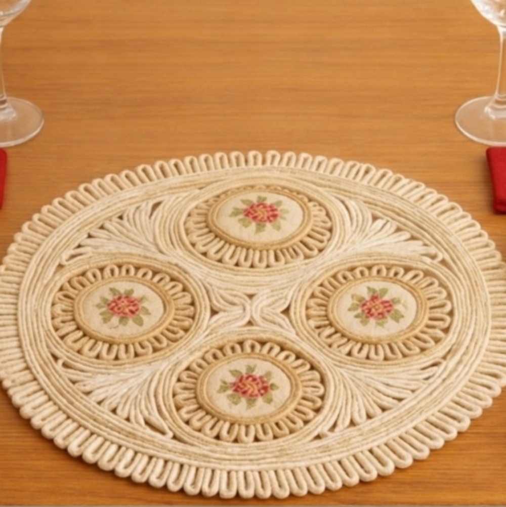 ⭐️ Host Pick ⭐️ Vintage Wicker Trivet Table Topper with needlepoint accent